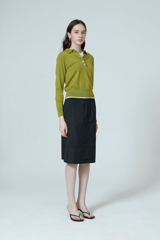 COLLARED KNIT TOP
