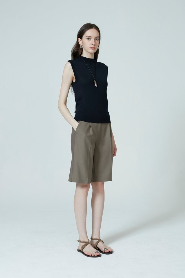 MOCK NECK SHELL TOP