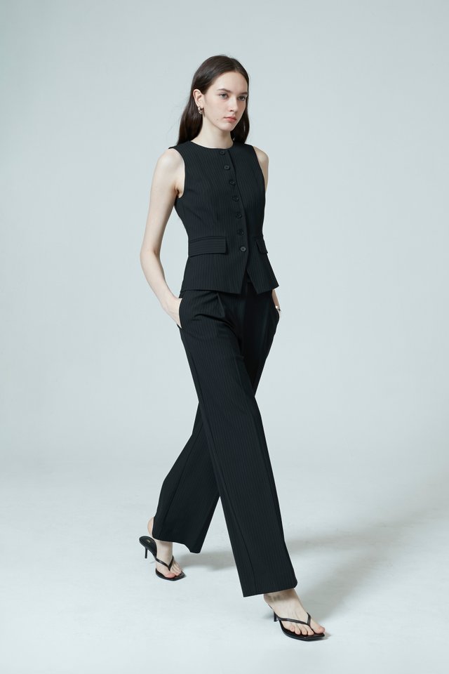 TAILORED VEST