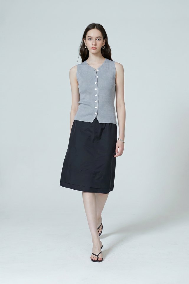 BUTTON KNITTED VEST
