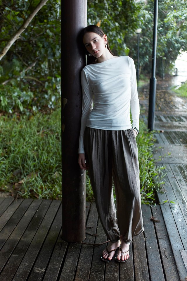 RUCHED LONG SLEEVE TOP