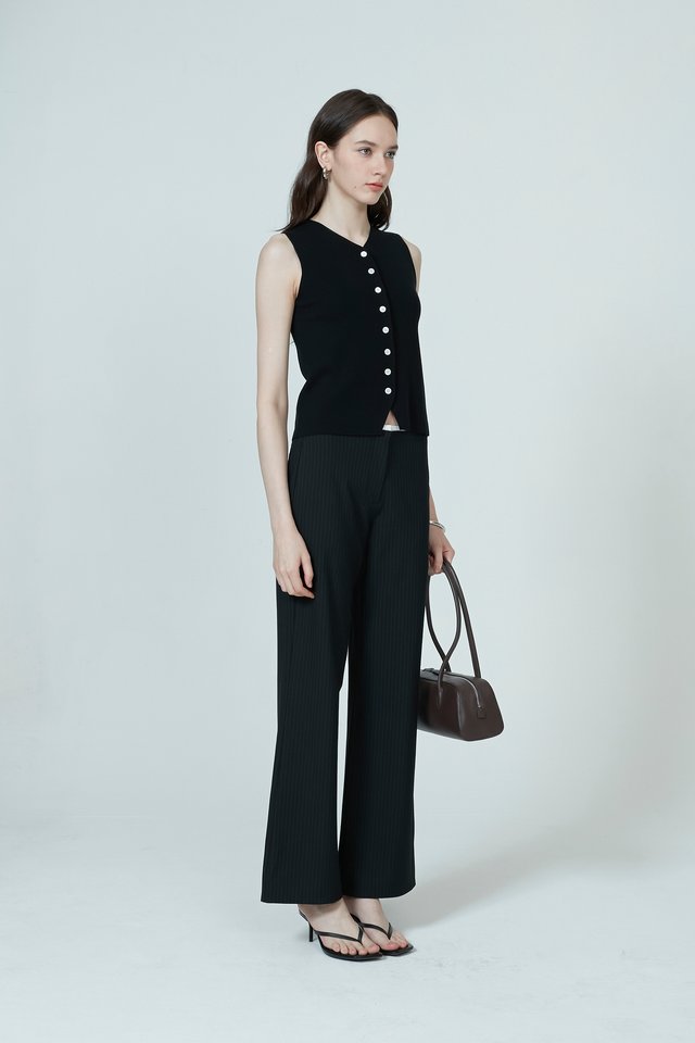 BUTTON KNITTED VEST