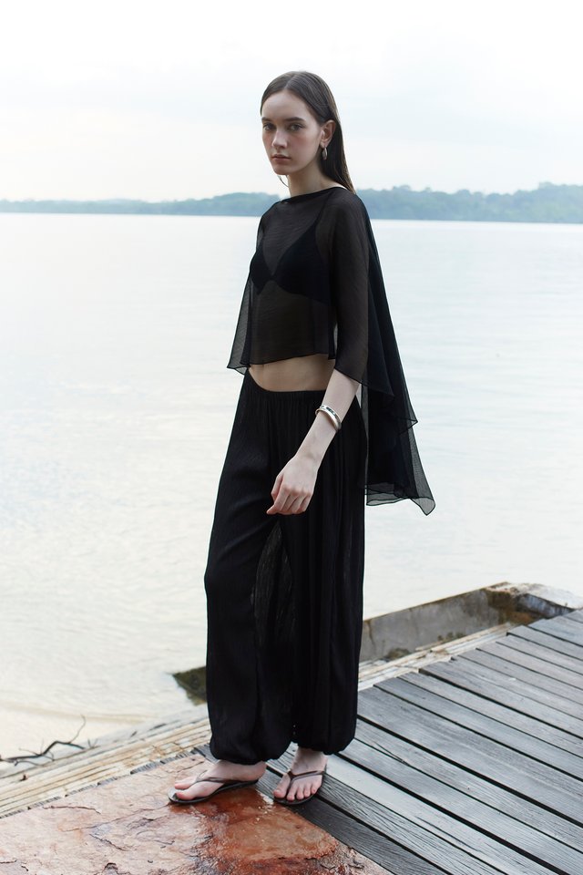 SHEER CAPE TOP