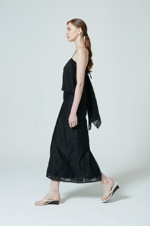 CARLA EMBROIDERY STRAIGHT SKIRT