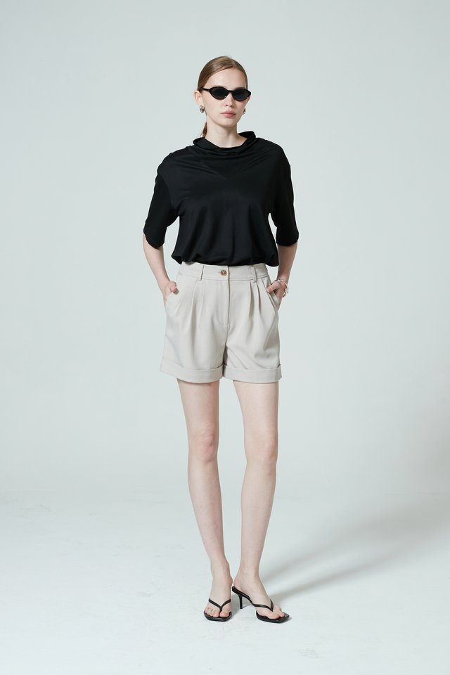 PLEATED CUFF SHORTS
