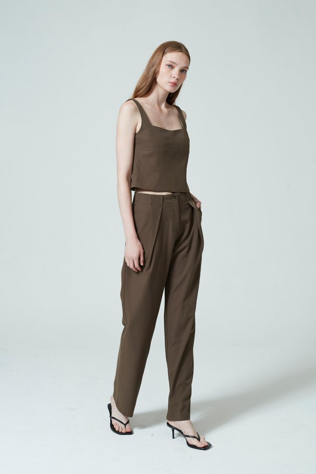 PLEATED STRAIGHT PANTS
