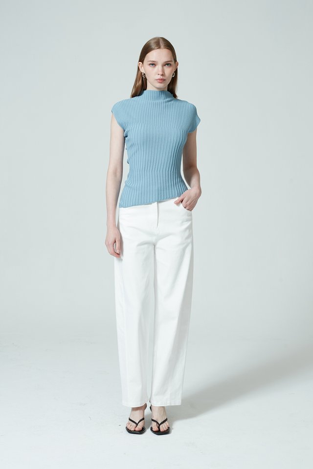RIBBED MOCK NECK TOP