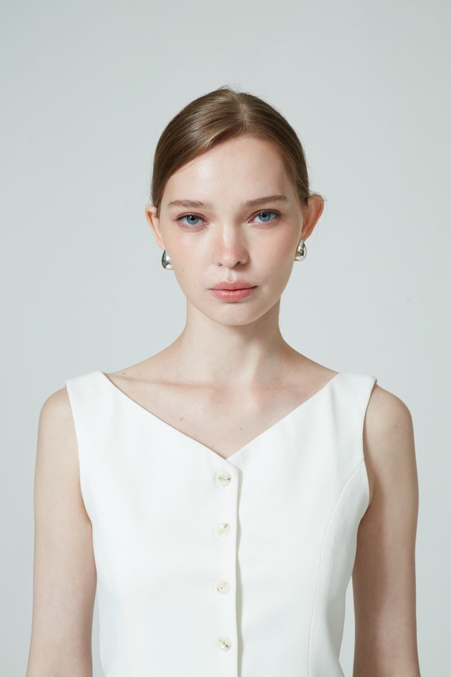 TAILORED WIDE NECK VEST