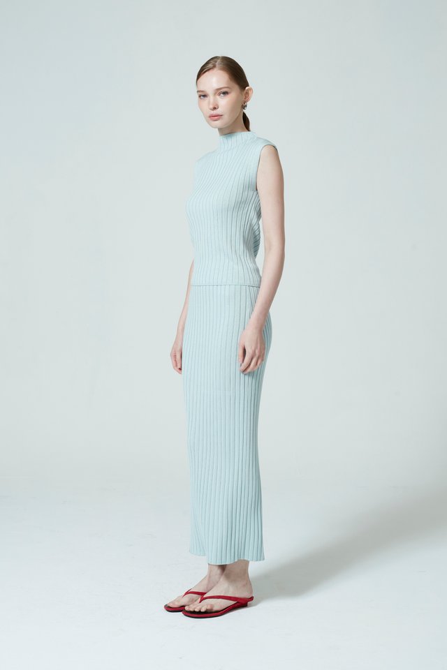 RIBBED KNIT SKIRT