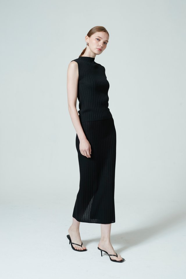 RIBBED KNIT SKIRT