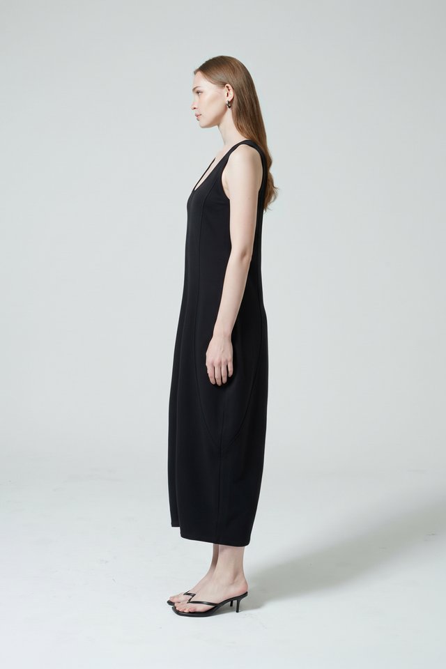 SLEEVELESS COCOON DRESS