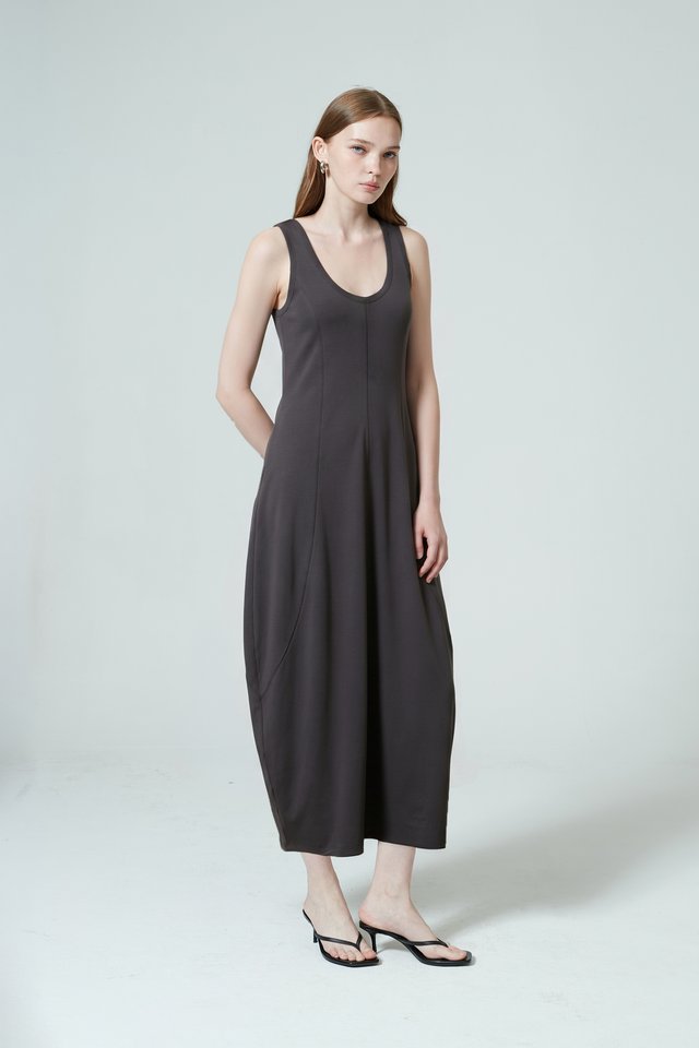 SLEEVELESS COCOON DRESS