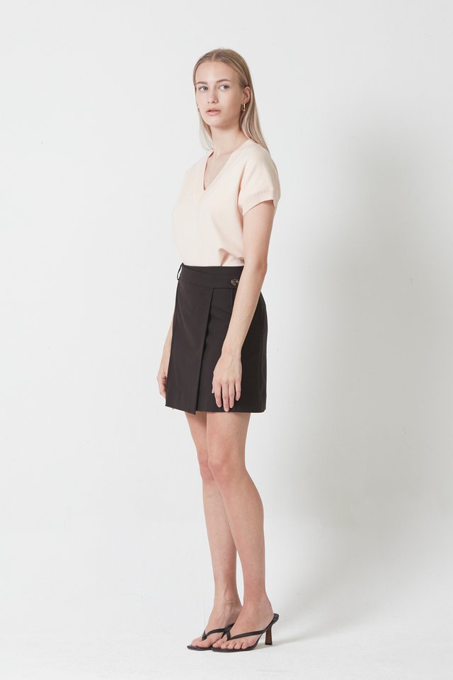 FRONT PLEATED SKIRT